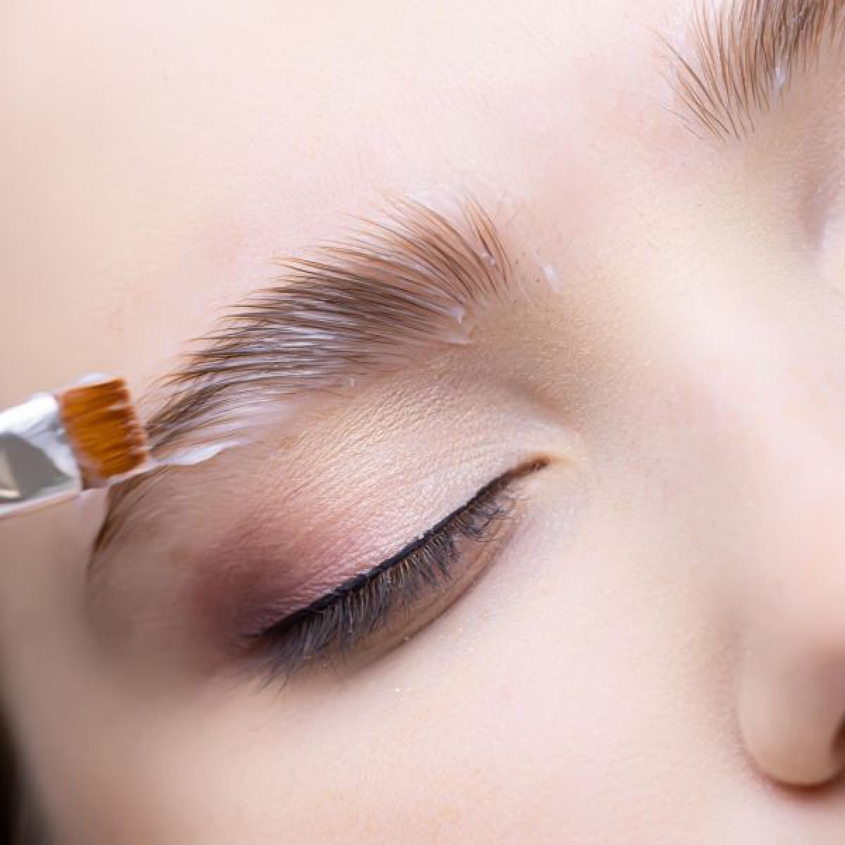 Browlift à Corbeil-Essonnes (91) Par Eva - Estheca