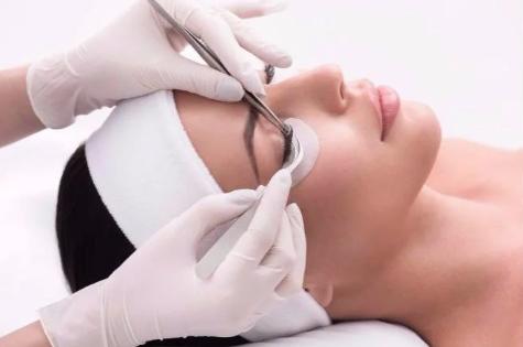 À Bordeaux | Formation extension de cils | Les meilleures esthéticiennes