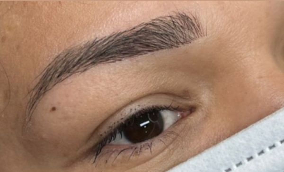 Extensions de sourcils à Caen (14) Par Alessia - Estheca