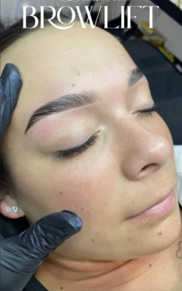 À Arpajon | Browlift (rehaussement de sourcils) | Les meilleures esthéticiennes