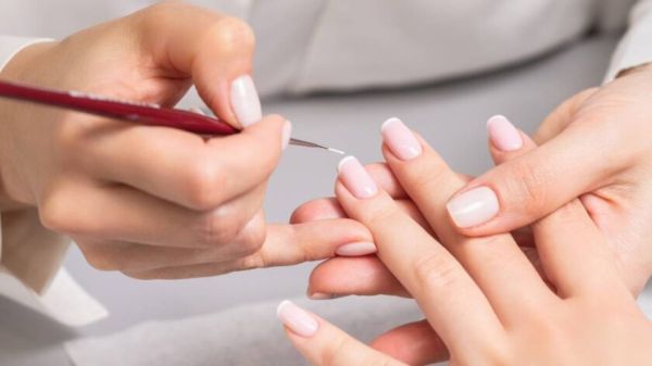 À Claye-Souilly | Manucure / Semi Permanent / Gel x | Les meilleures esthéticiennes