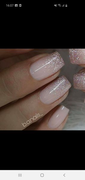 À Orvault | Pose d'ongles complete main | Les meilleures esthéticiennes