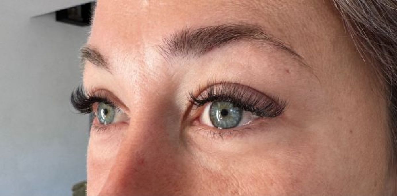 Extensions de cils à Torreilles (66) Par Nina - Estheca