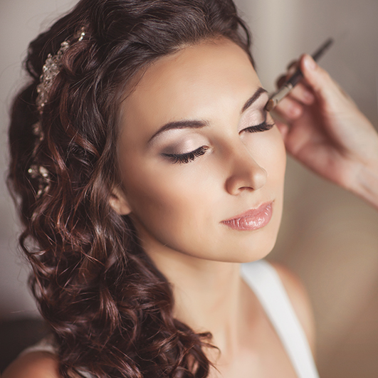 À Arc-sur-Tille | Maquillage | Les meilleures esthéticiennes