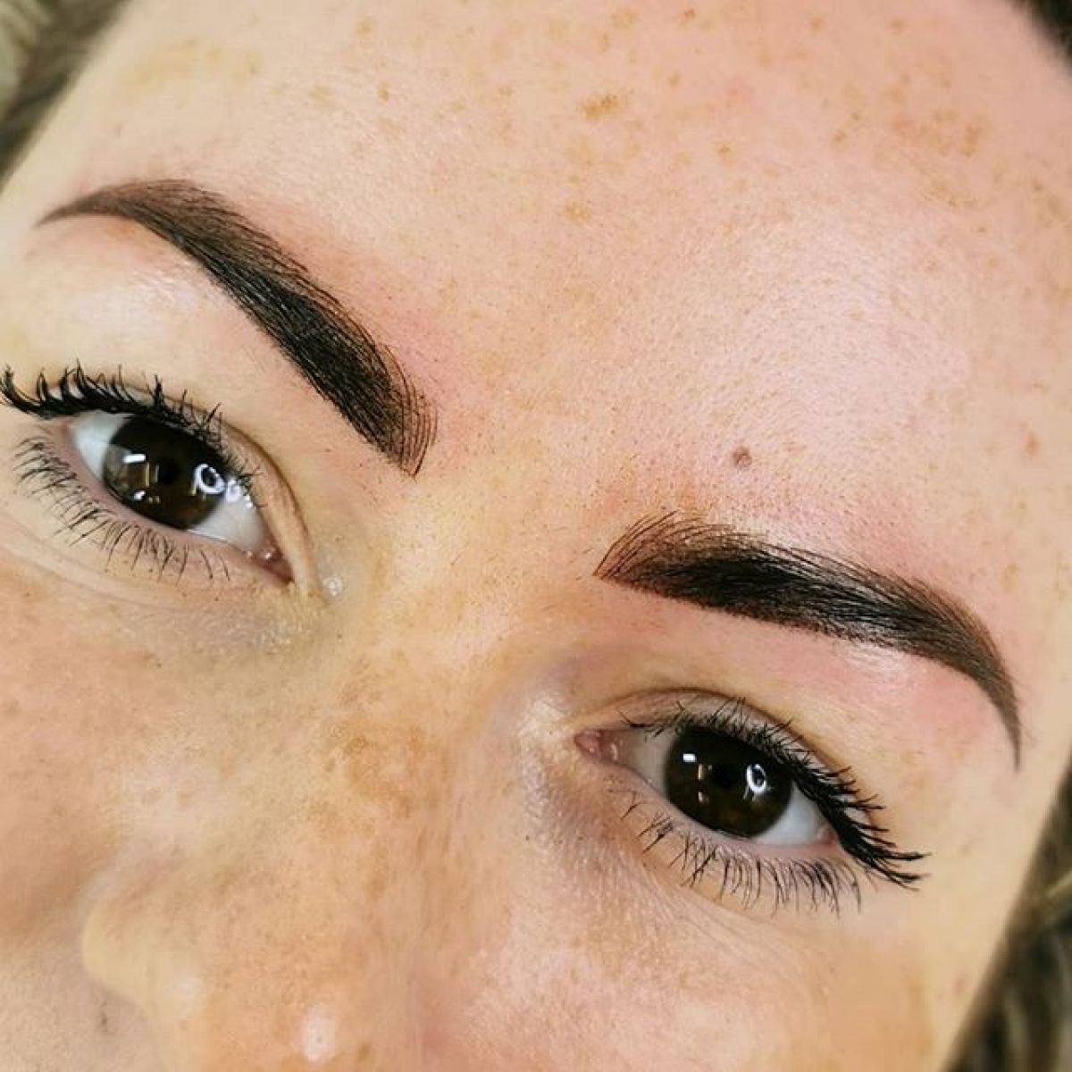 MicroBlading à Colomiers (31) Par Mélanie - Estheca