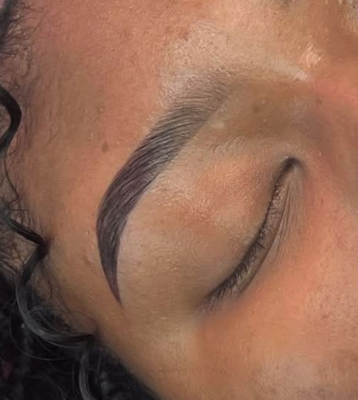 Brow lift ( Sourcils ) à Nantes (44) Par Jennyfer - Estheca