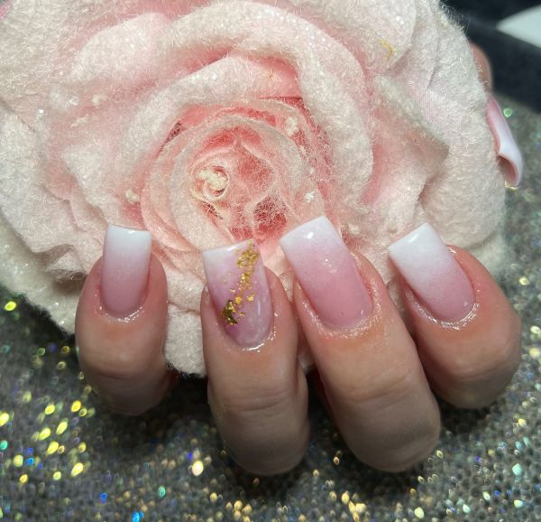 À Mandelieu-la-Napoule | Ongles en gel | Les meilleures esthéticiennes