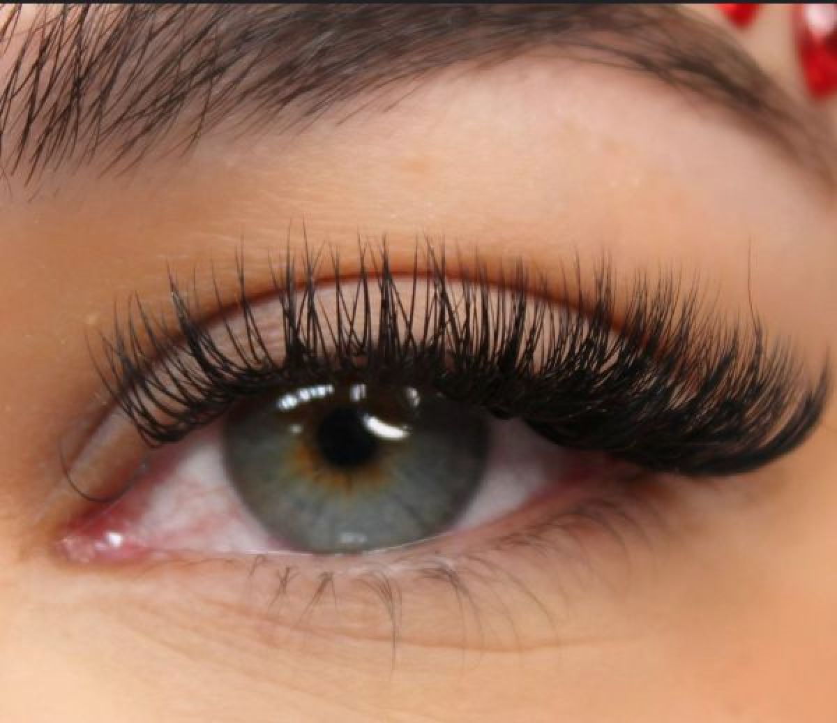 Extension de cils à Iteuil (86) Par Pauline - Estheca