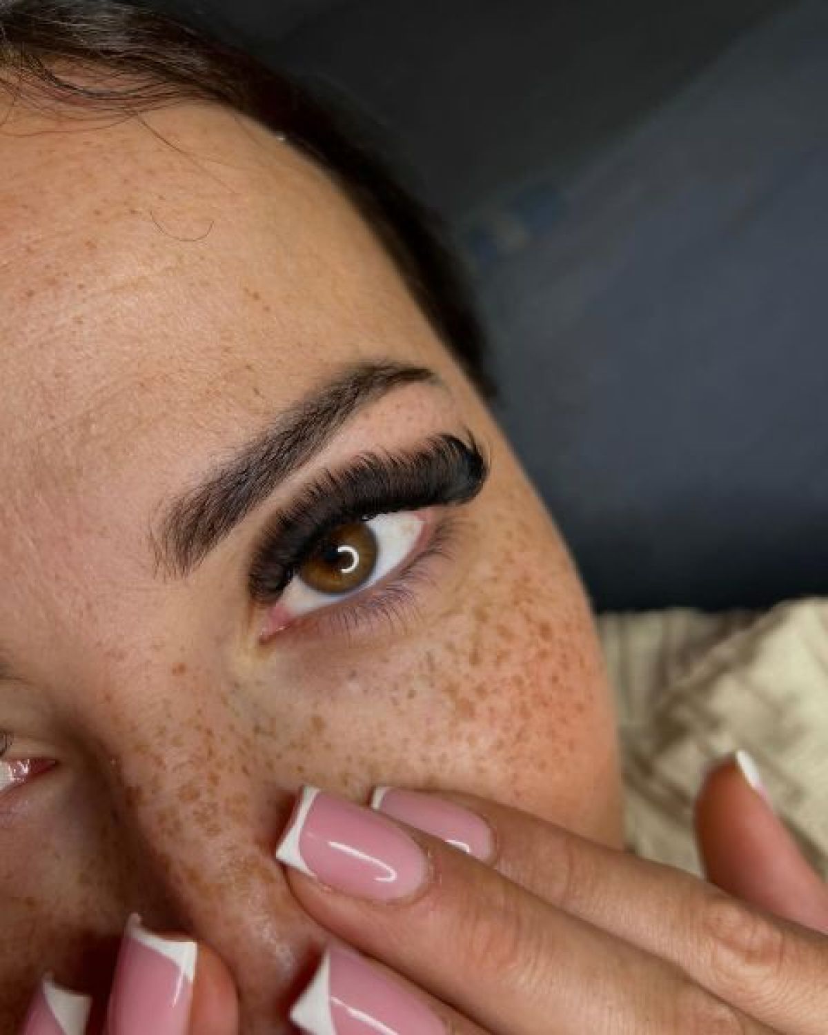 Extensions de cils à Fréjus (83) Par Rose - Estheca