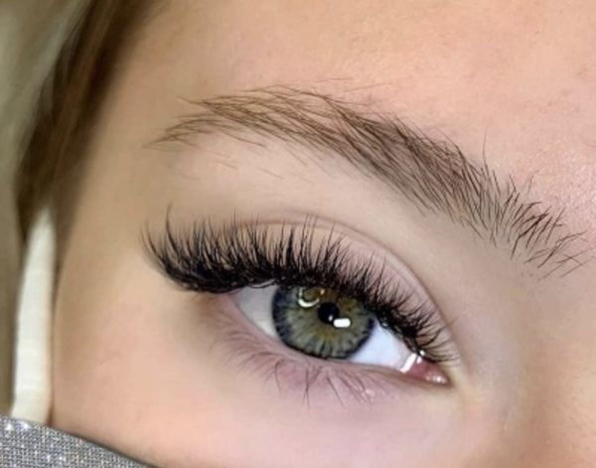 Extension de cils à Vétheuil (95) Par Jennifer - Estheca