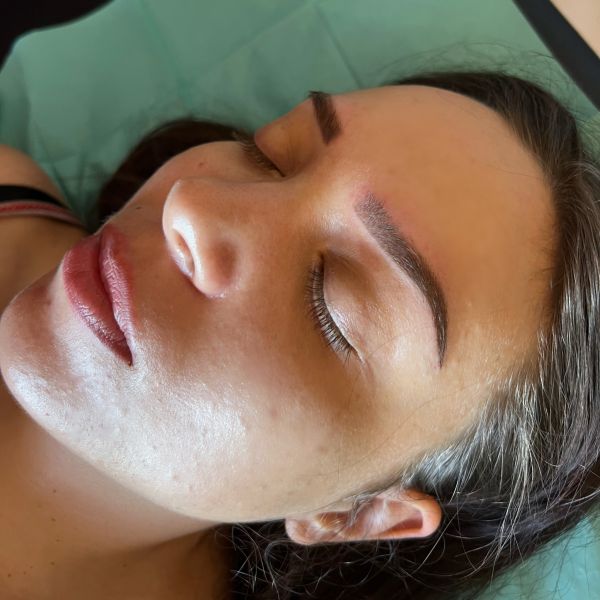 À Sorgues | Microblading / Microshading Sourcils | Les meilleures esthéticiennes