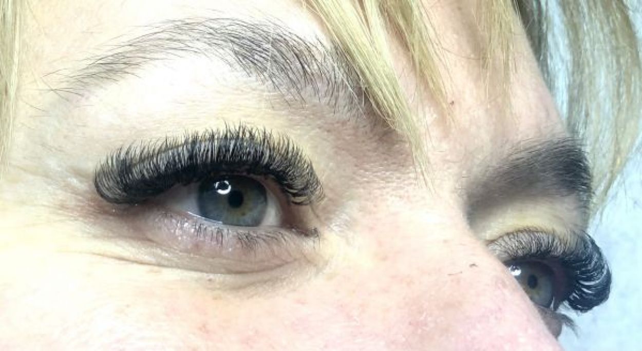 Extension de cils à Saint-Maur-des-Fossés (94) Par Celia - Estheca