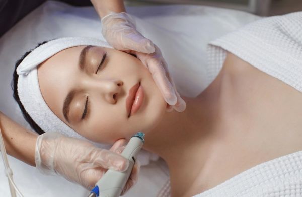 À Sucy-en-Brie | Hydrafacial | Les meilleures esthéticiennes