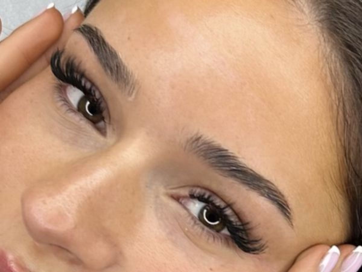 Extension de cils à Ferney-Voltaire (01) Par Sandra - Estheca