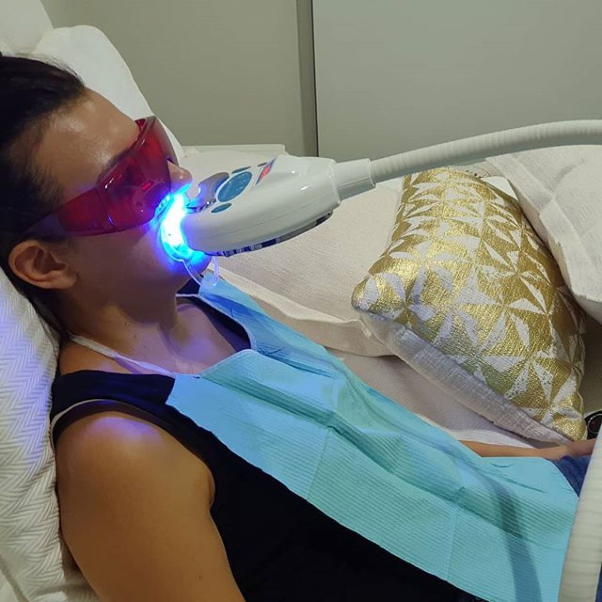 Blanchiment dentaire Professionnel à Alfortville (94) Par Laetitia - Estheca