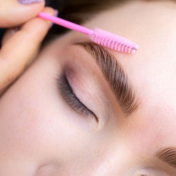 À Béthancourt-en-Vaux | Browlift | Les meilleures esthéticiennes