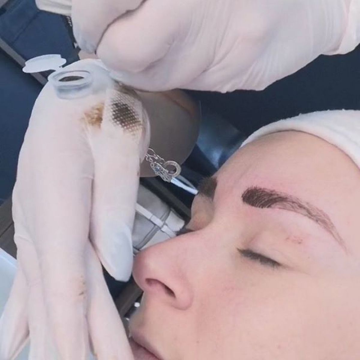 MicroBlading sourcils à Houilles (78) Par Céline - Estheca