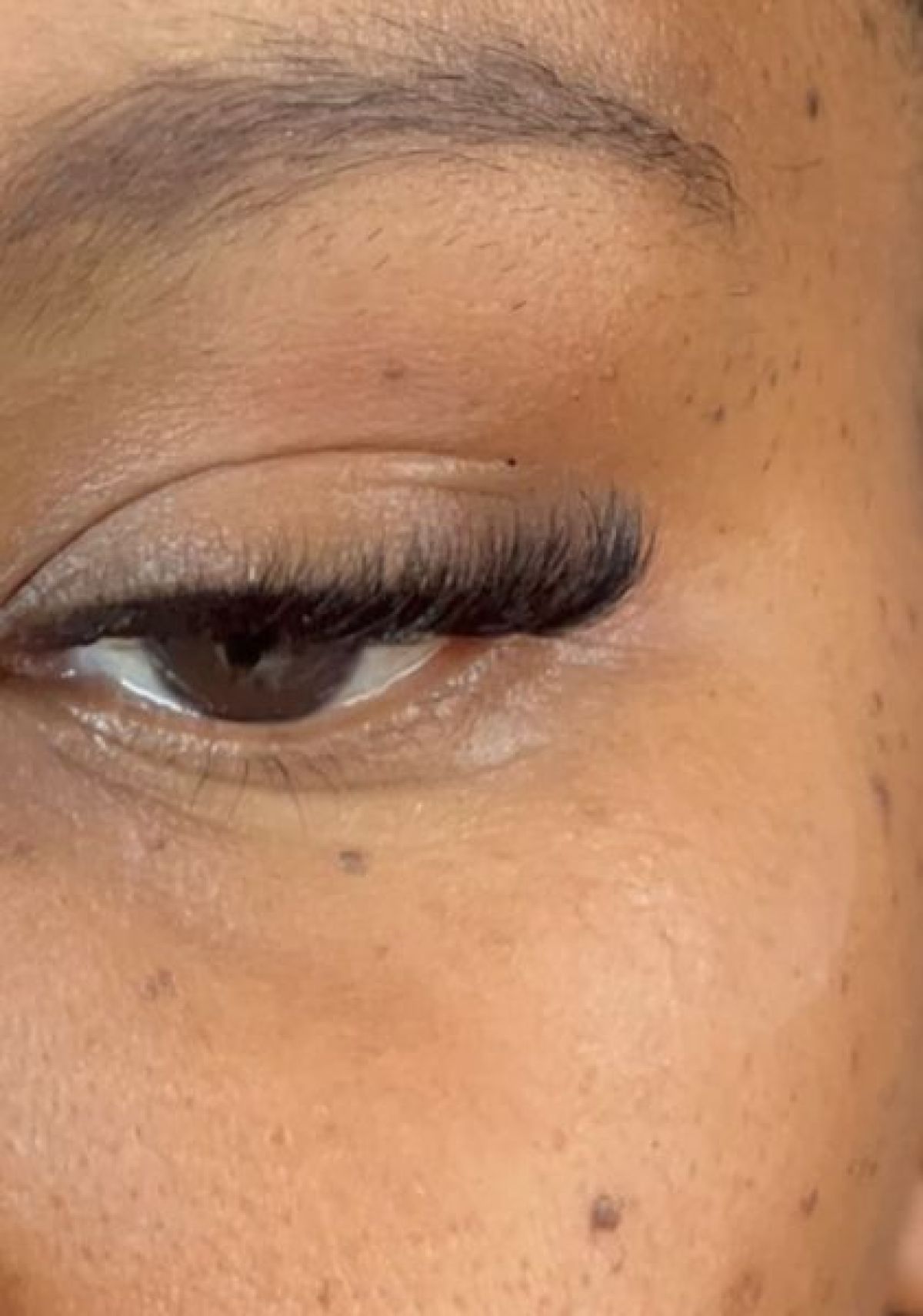 Extension de cils à Le Coudray-Montceaux (91) Par Amelia - Estheca