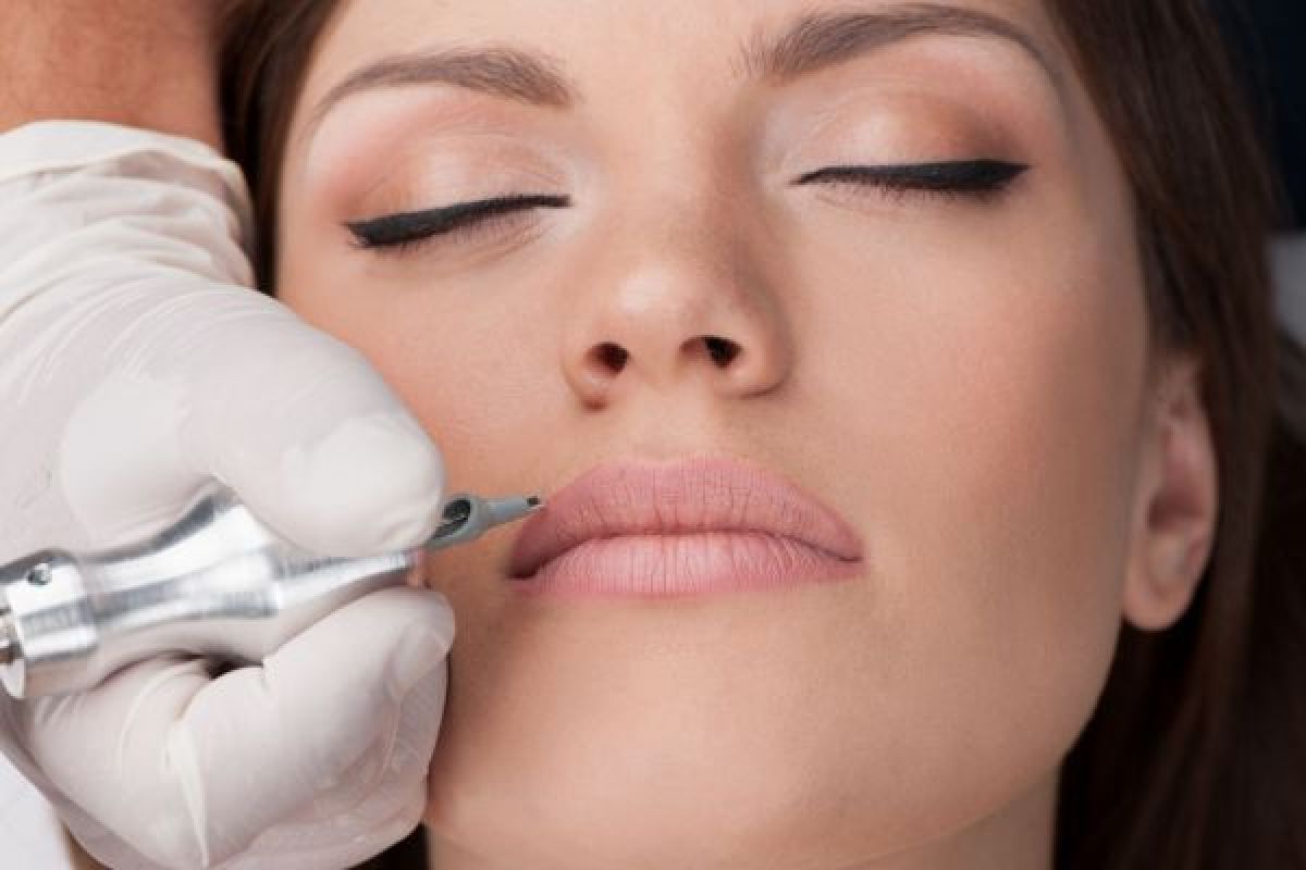 Maquillage semi permanent lèvres à Tourcoing (59) Par Anne-Charlotte - Estheca