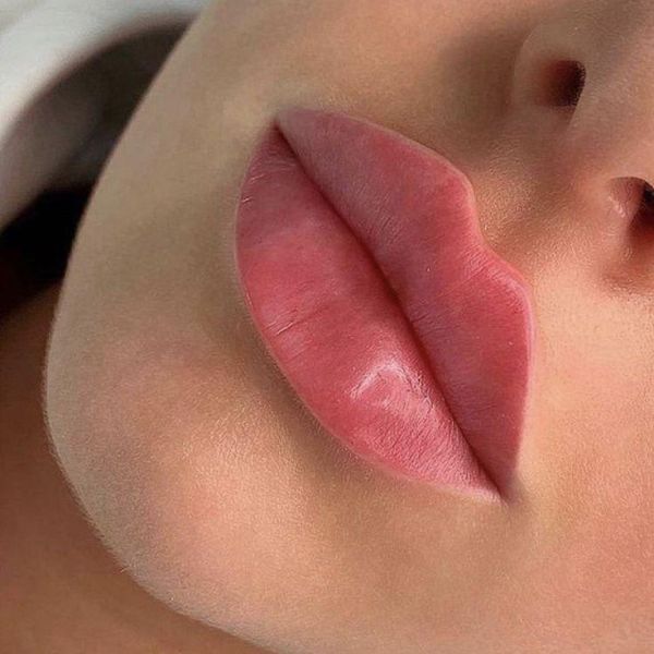 À Villetaneuse | Russian Lips volume overline Bold Smooth | Les meilleures esthéticiennes