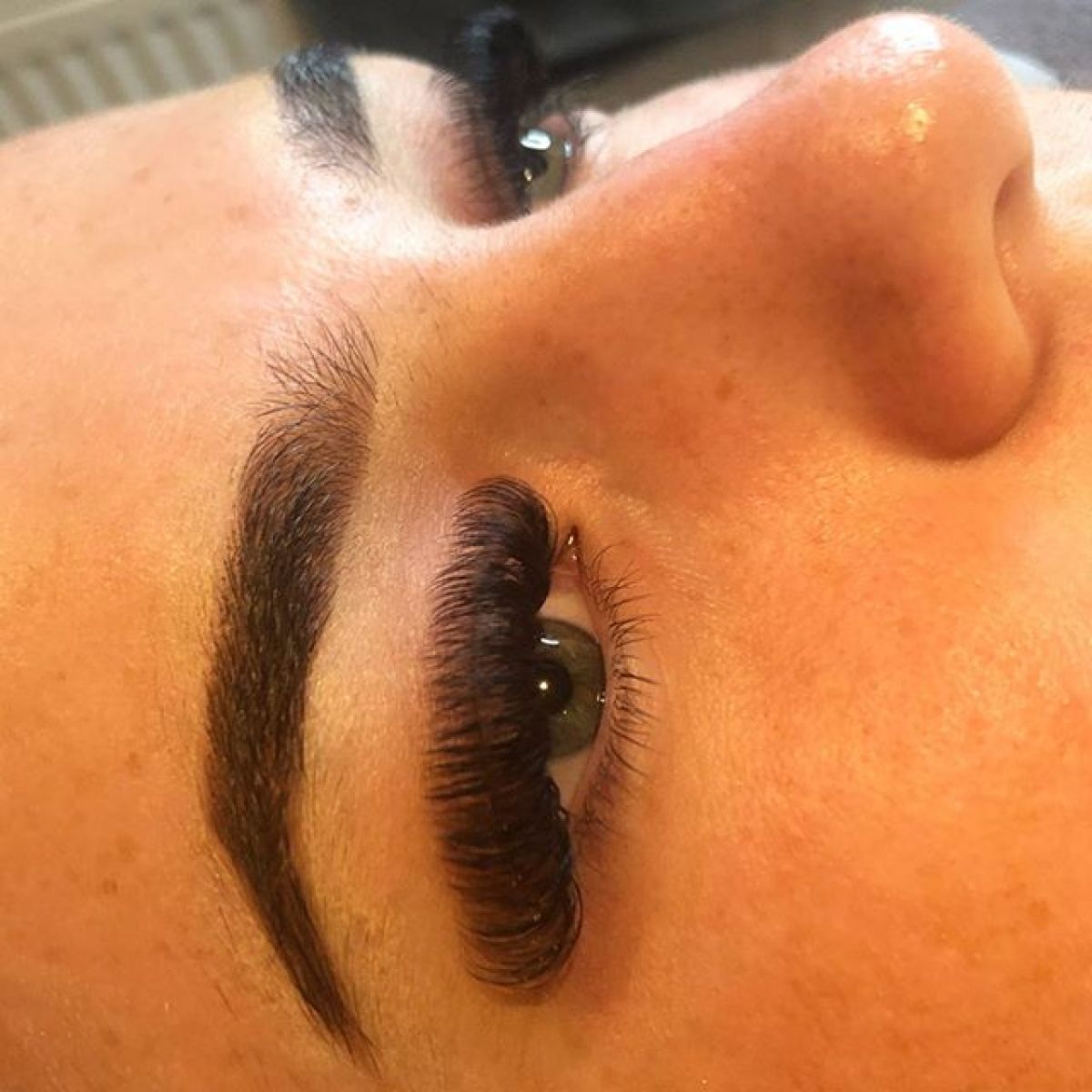 Extensions de cils à Colombes (92) Par Charlotte - Estheca