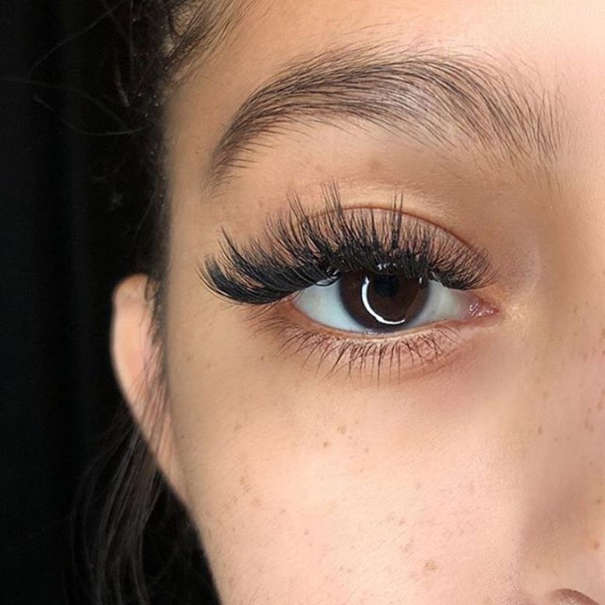 Extensions de cils à Billy-sous-Mangiennes (55) Par Loubna - Estheca