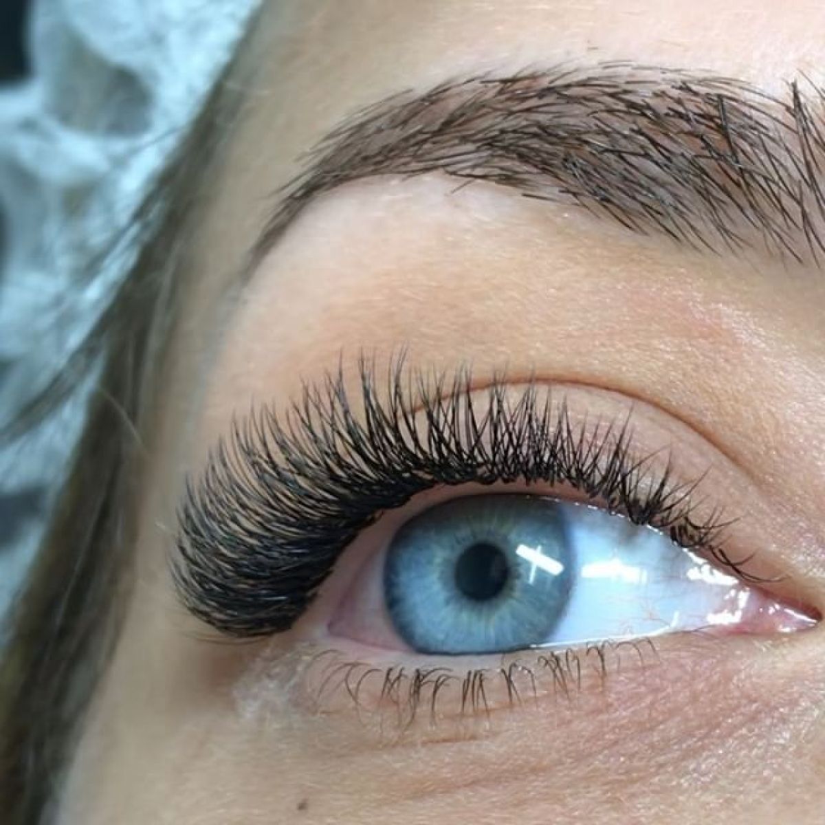 Extensions de cils à Cugnaux (31) Par Angélique - Estheca