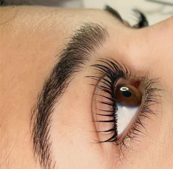 À Cannes | Rehaussement de cils | Les meilleures esthéticiennes