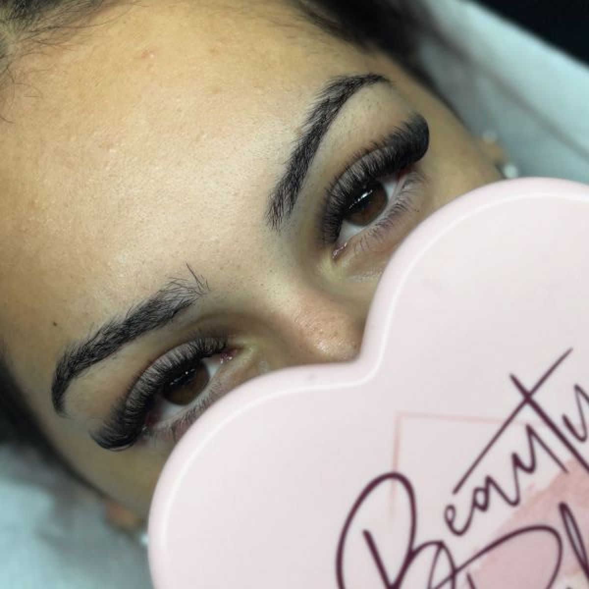 Extension de cils à Cenon (33) Par Laury - Estheca