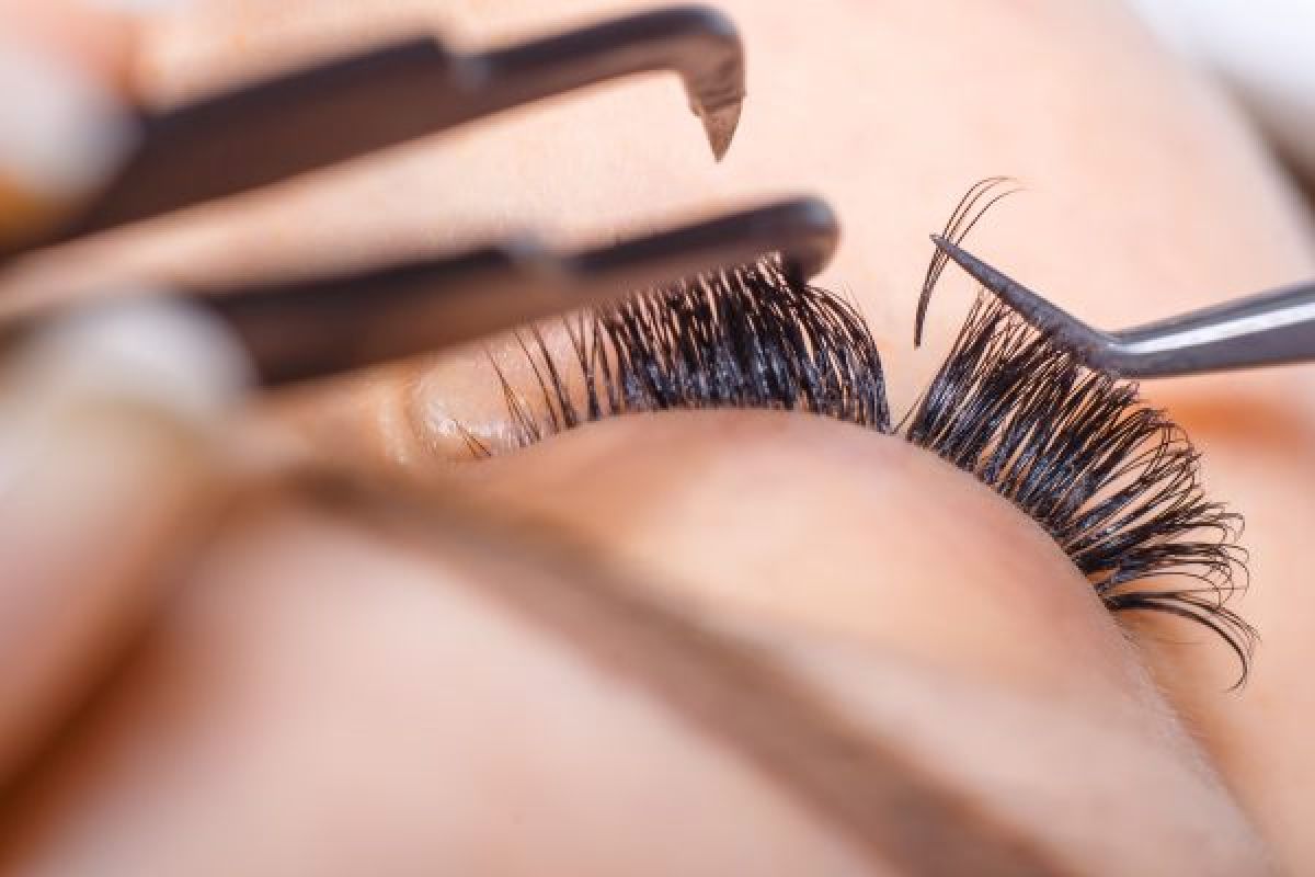 Extensions de cils à Strasbourg (67) Par Sadia - Estheca
