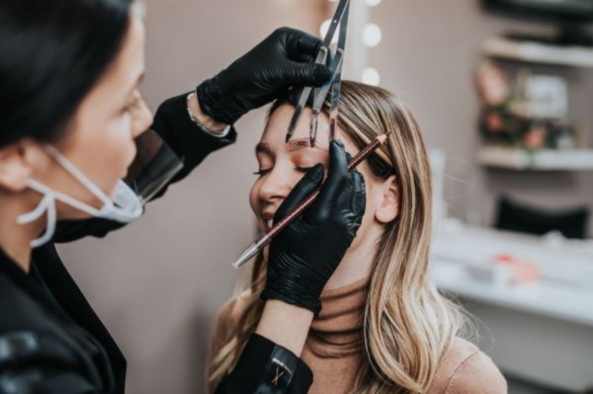 MicroBlading à Nîmes (30) Par Inssaf - Estheca