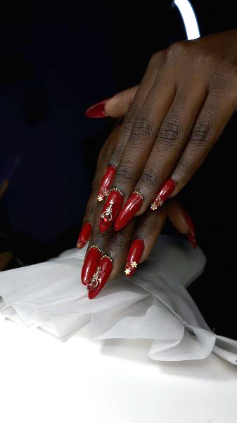 À Montpellier | Ongles gainage / Gel / Pose américaine  | Les meilleures esthéticiennes