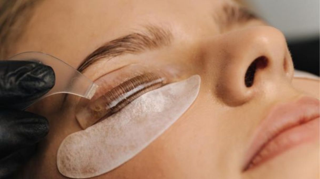 Rehaussement de cils à Bonson (42) Par Marina - Estheca