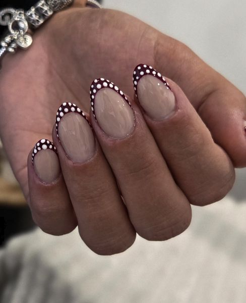 À Roeulx | Manucure / semi permanent / chablon | Les meilleures esthéticiennes