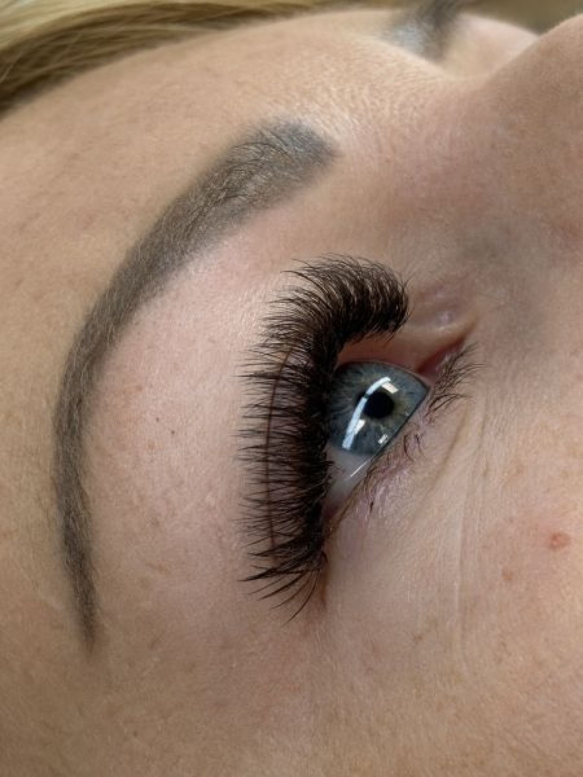 Extension de cils à Aubagne (13) Par Valentine - Estheca