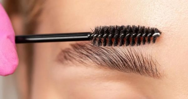 À Anglet | Browlift (rehaussement de sourcils) | Les meilleures esthéticiennes