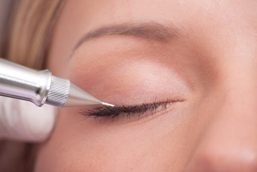 À Saint-Leu-la-Forêt | Maquillage permanent (eyeliner) | Les meilleures esthéticiennes