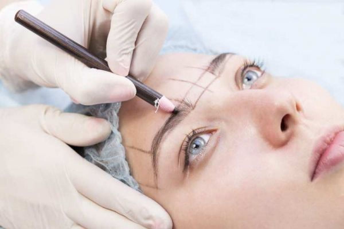 MicroBlading sourcils à Saint-Martin-de-Crau (13) Par Caroline - Estheca