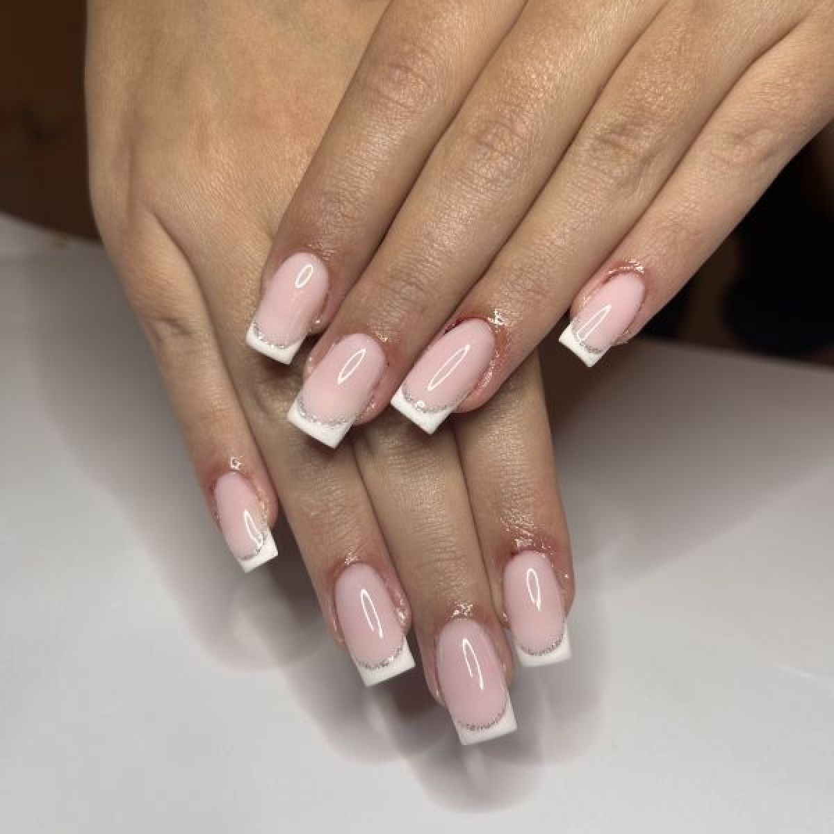 Manucure / Semi-permanent / gel / pose américaine  à Dijon (21) Par Camille - Estheca