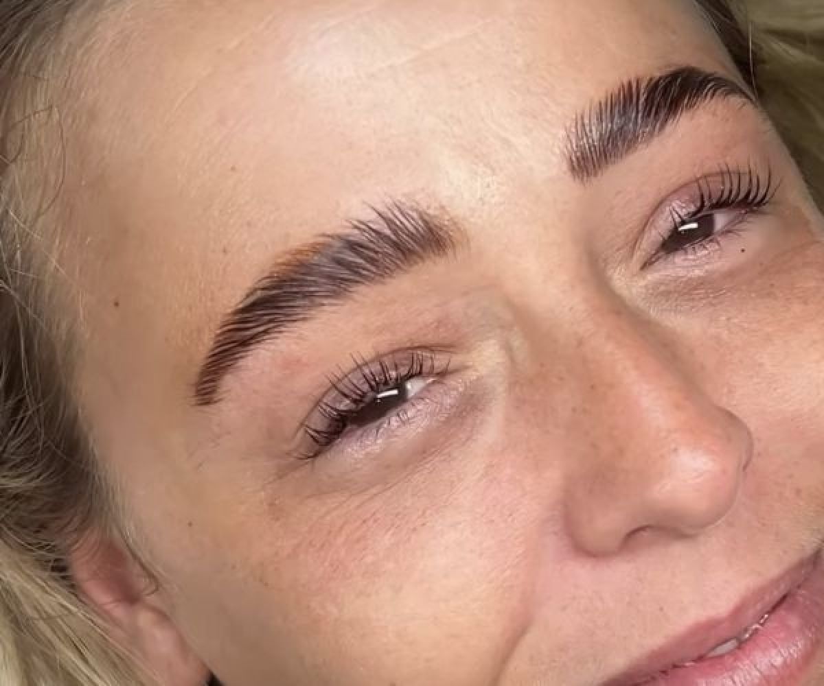 Browlift (rehaussement de sourcils) à Biarritz (64) Par Miryam - Estheca