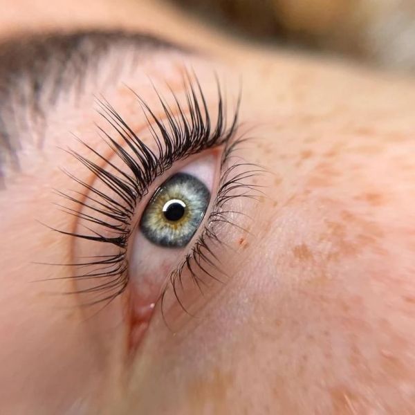 À Bouzonville | Formation Rehaussment lift tienture des cils & brow lift  | Les meilleures esthéticiennes