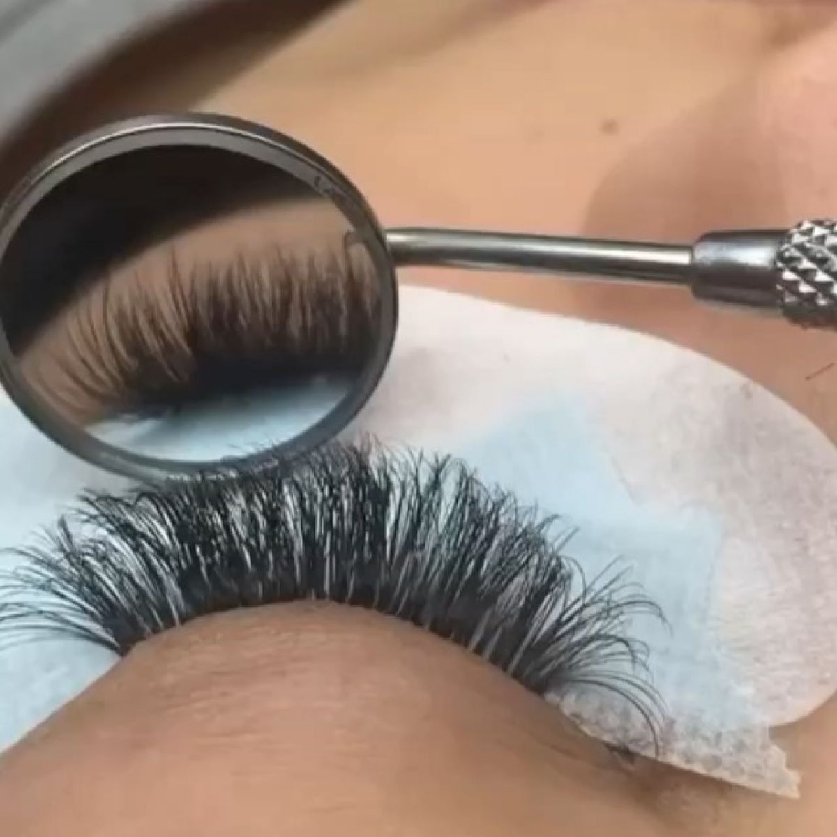 Extensions de cils à Vannes (56) Par Malika - Estheca