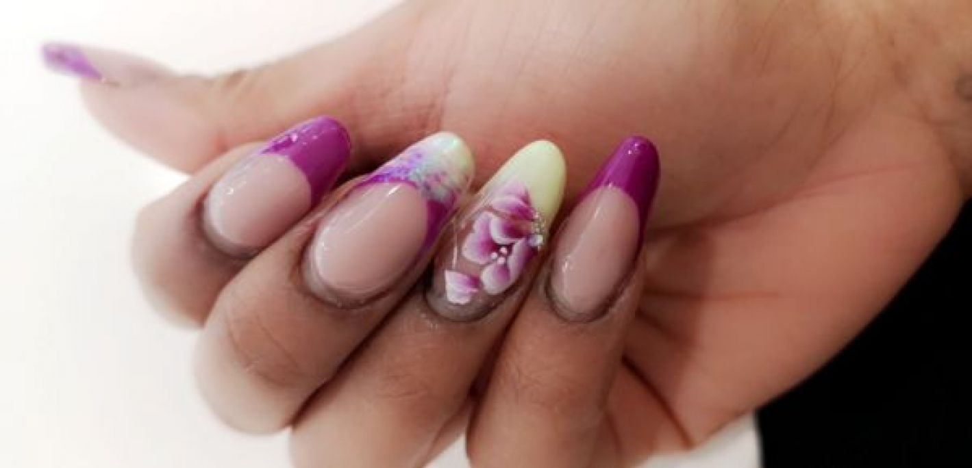Ongles en gel ou résine  à Wattrelos (59) Par Malvina - Estheca
