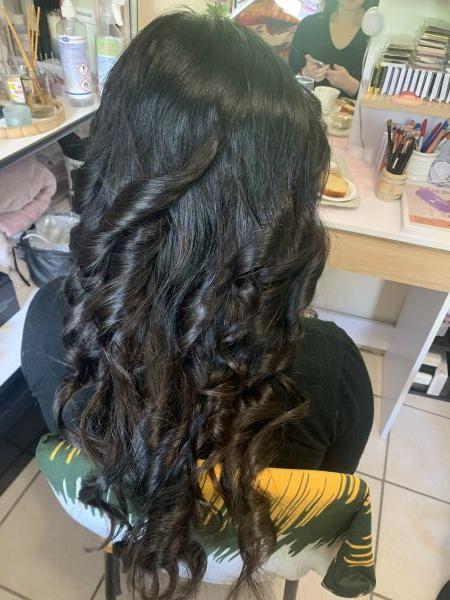 À Arc-sur-Tille | Pose kératine  à chaud/bandes adhésives | Les meilleures esthéticiennes