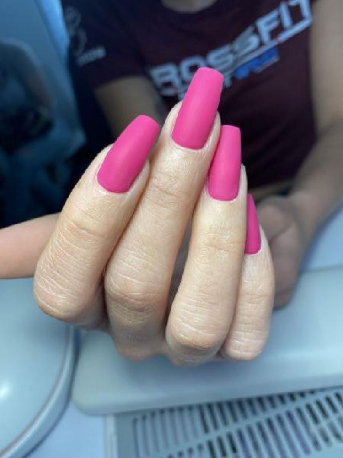 Pose vernis semi-permanent / gel à Marseille (13) Par Néssia - Estheca