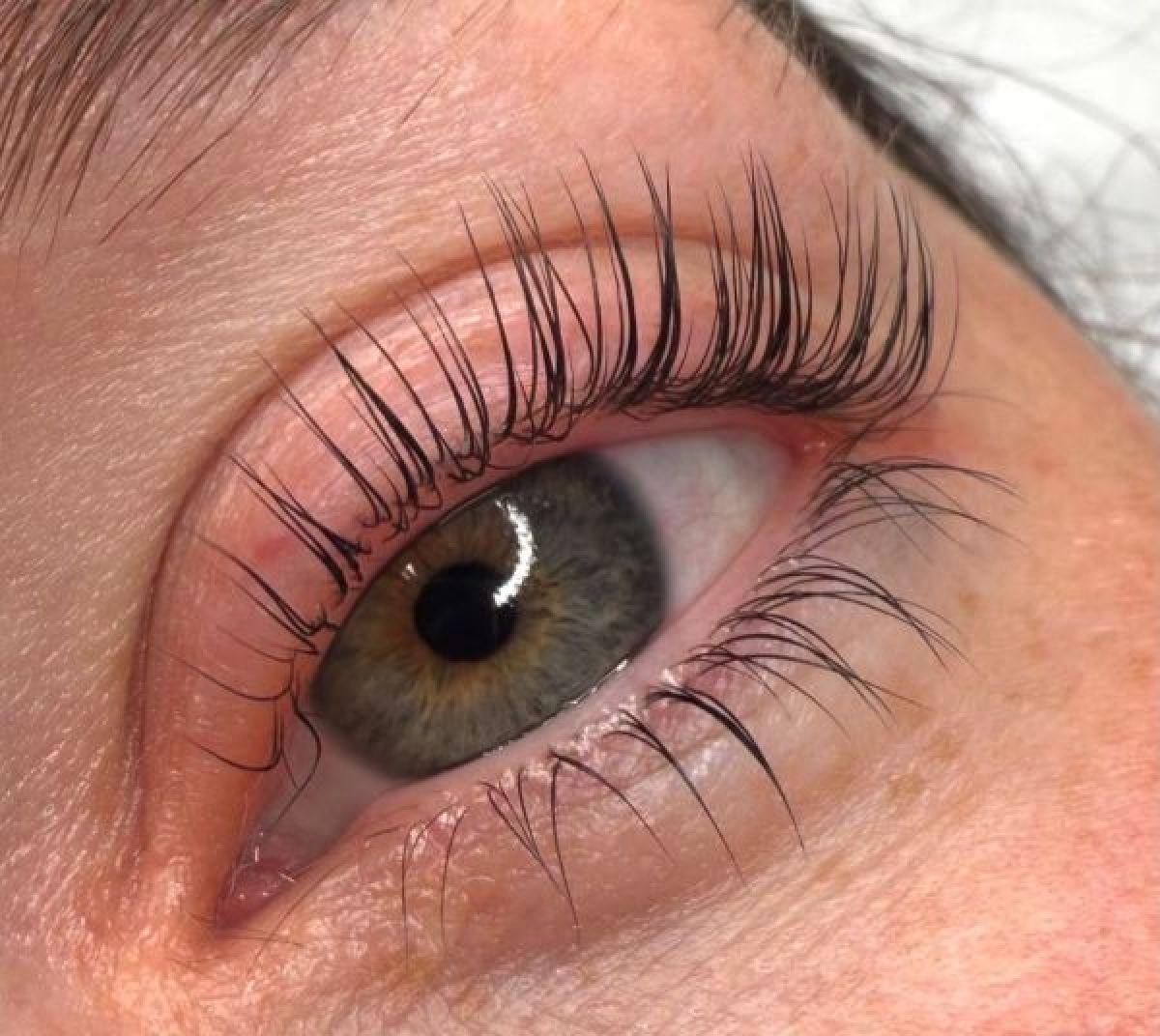 Rehaussement de cils à Vaires-sur-Marne (77) Par Sira - Estheca