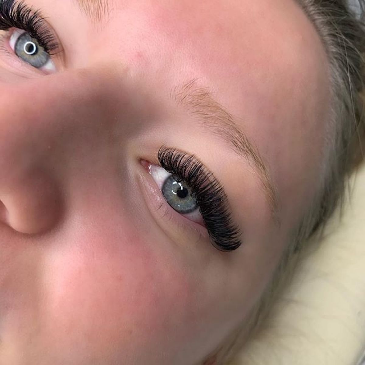 Extensions de cils à Vitrolles (13) Par Caroline - Estheca
