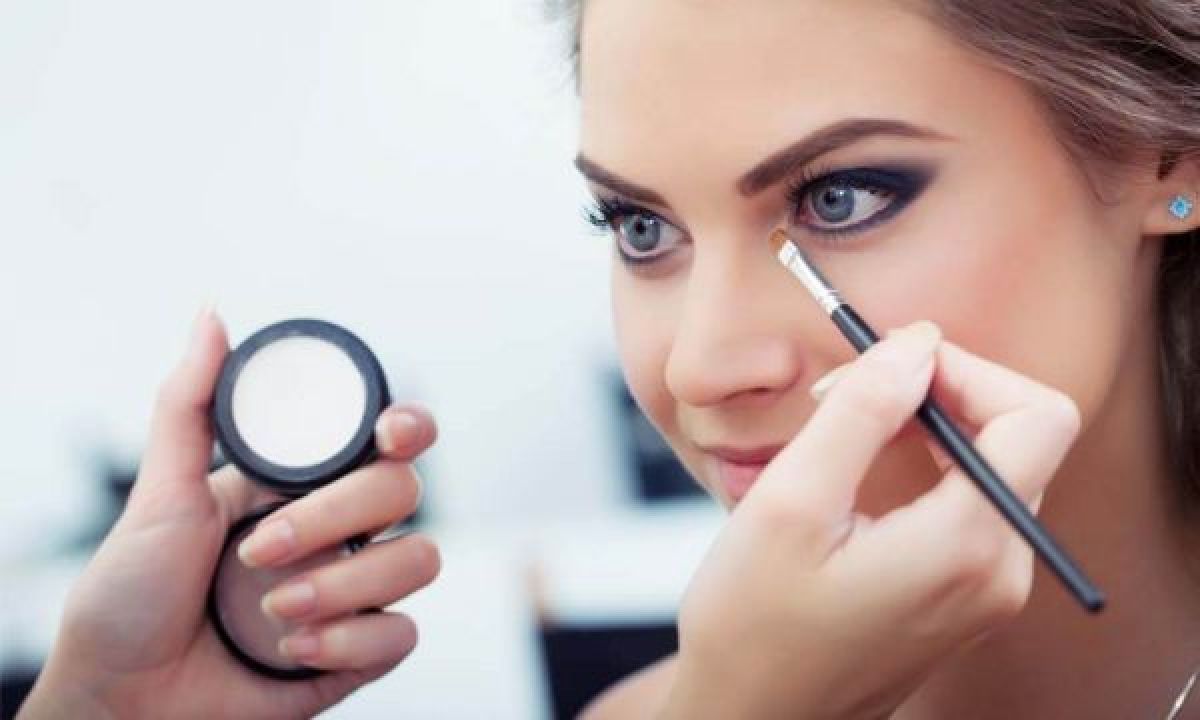 Maquillage(make-up) à Toulouse (31) Par Julie - Estheca