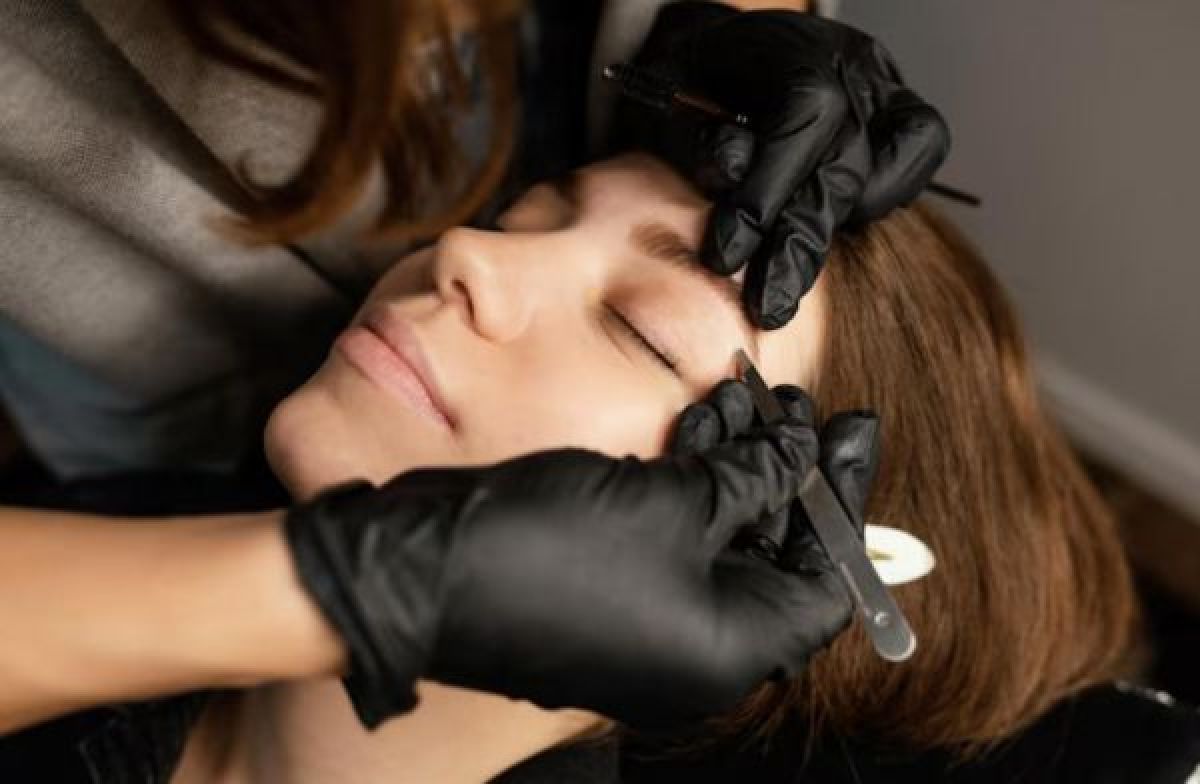 Browlift (rehaussement de sourcils) à Maisons-Alfort (94) Par Lila - Estheca