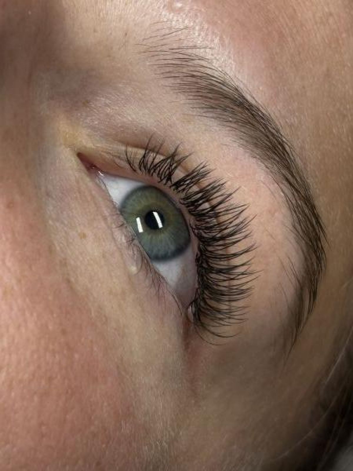 Extension de cils à Arbonne-la-Forêt (77) Par Suzanne - Estheca